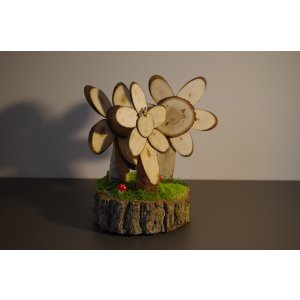 Dekoracja drewniana – kwiaty z plastra drewna, styl rustykalny / handmade