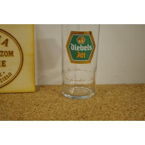 Komplet 8 szklanek Diebels Alt 0,2 l – niemieckie szkło piwne