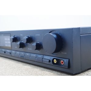 Sansui C-1000 – Referencyjny Przedwzmacniacz Stereo z Serii 1000