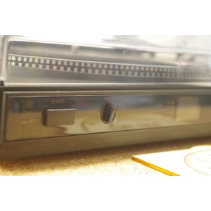 Sansui P-1000 – Gramofon z serii System 1000 | Oryginalny element do Systemu serii 1000 Sansui