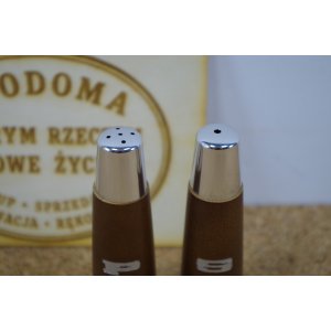 Solniczka i pieprzniczka vintage – drewno i chrom – komplet PRL / lata 70.
