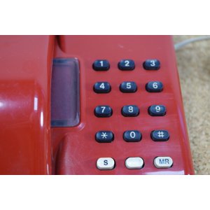 Telefon stacjonarny ELEKTRON – czerwony aparat z pamięcią numerów – Made in Poland