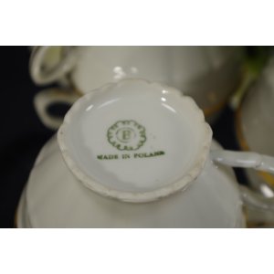 Komplet 5 filiżanek porcelanowych Bogucice ze złoceniami – Made in Poland, PRL