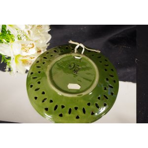 Ażurowy talerz ceramiczny ręcznie malowany – ceramika ludowa