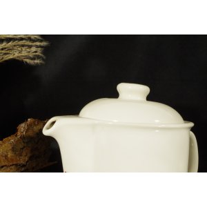 Porcelanowy dzbanek z pokrywką czerwone serca retro vintage