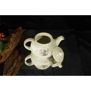 Bogucice imbryk do herbaty porcelana kwiaty vintage PRL
