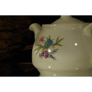 Bogucice imbryk do herbaty porcelana kwiaty vintage PRL