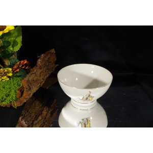 Chińska porcelanowa miseczka czarka z postacią i złoceniem