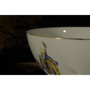Chińska porcelanowa miseczka czarka z postacią i złoceniem