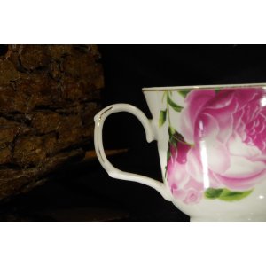 Filiżanka porcelanowa Affek Design róże kwiaty złocenia