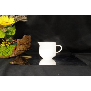 Porcelanowy mlecznik dzbanuszek Affek Design biały