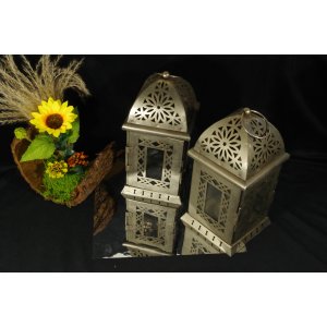 Komplet 2 metalowych latarenek lampionów na świece – ażurowe retro