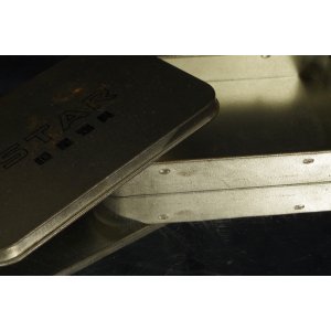 Metalowe pudełko / etui STAR – Chiny – vintage