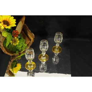 Kieliszki Bohemia, vintage winogrona złocone szkło dekoracyjne PRL – 3 szt.