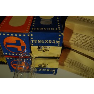Tungsram 9405 DA 220 V 300 W B15 – lampa projekcyjna do projektora, NOS vintage