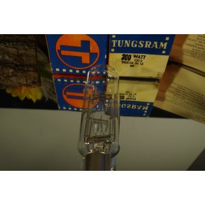Tungsram 9405 DA 220 V 300 W B15 – lampa projekcyjna do projektora, NOS vintage