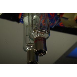 Tungsram 9405 DA 220 V 300 W BA15s – lampa projekcyjna do rzutnika, NOS vintage