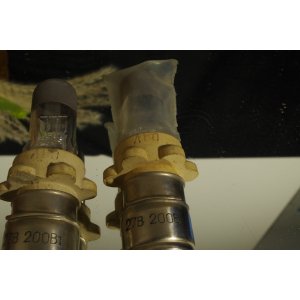 Żarówka projekcyjna 27V 200W P28s / KGSM27-200 – NOS ZSRR