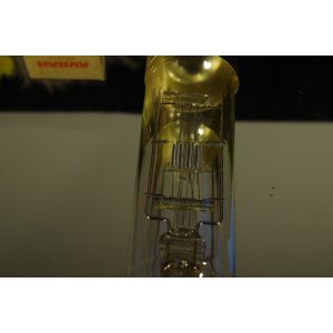 Żarówka projekcyjna NARVA 110V 750W LWS2 P28s – NOS, Made in GDR