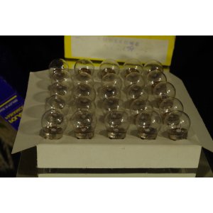 Żarówka rowerowa 6V 2,4W E10 do dynama – NOS PRL, oryginalny stary zapas